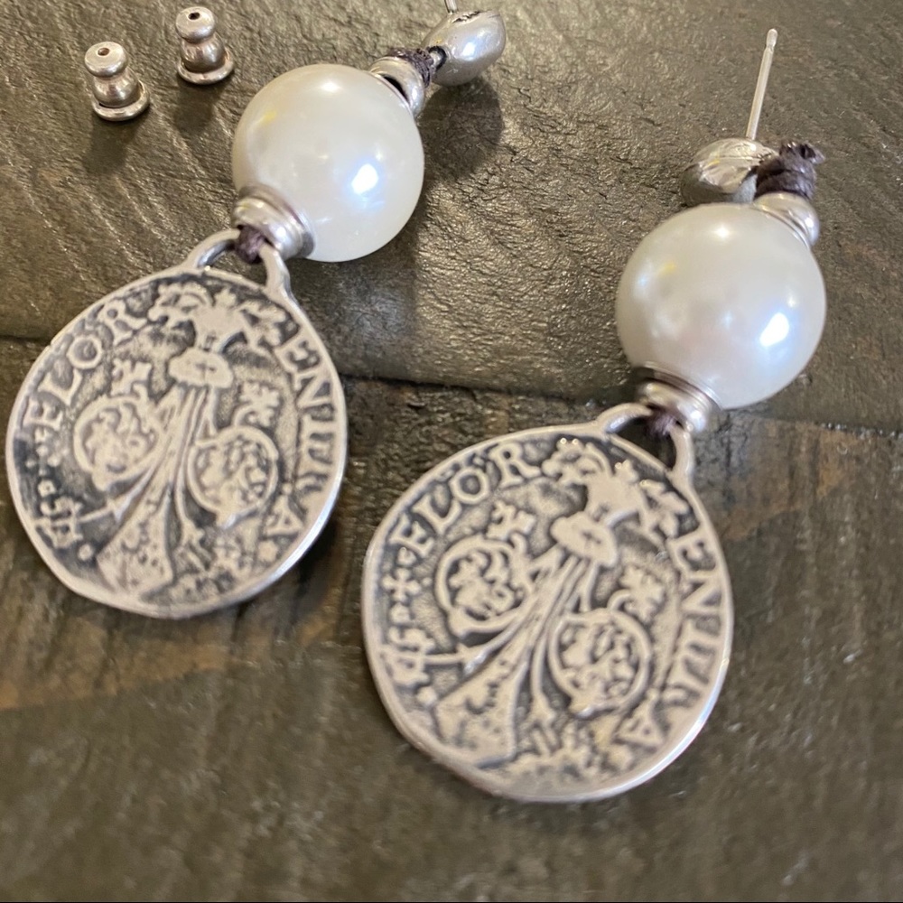 Earrings - Picture 9 of 12